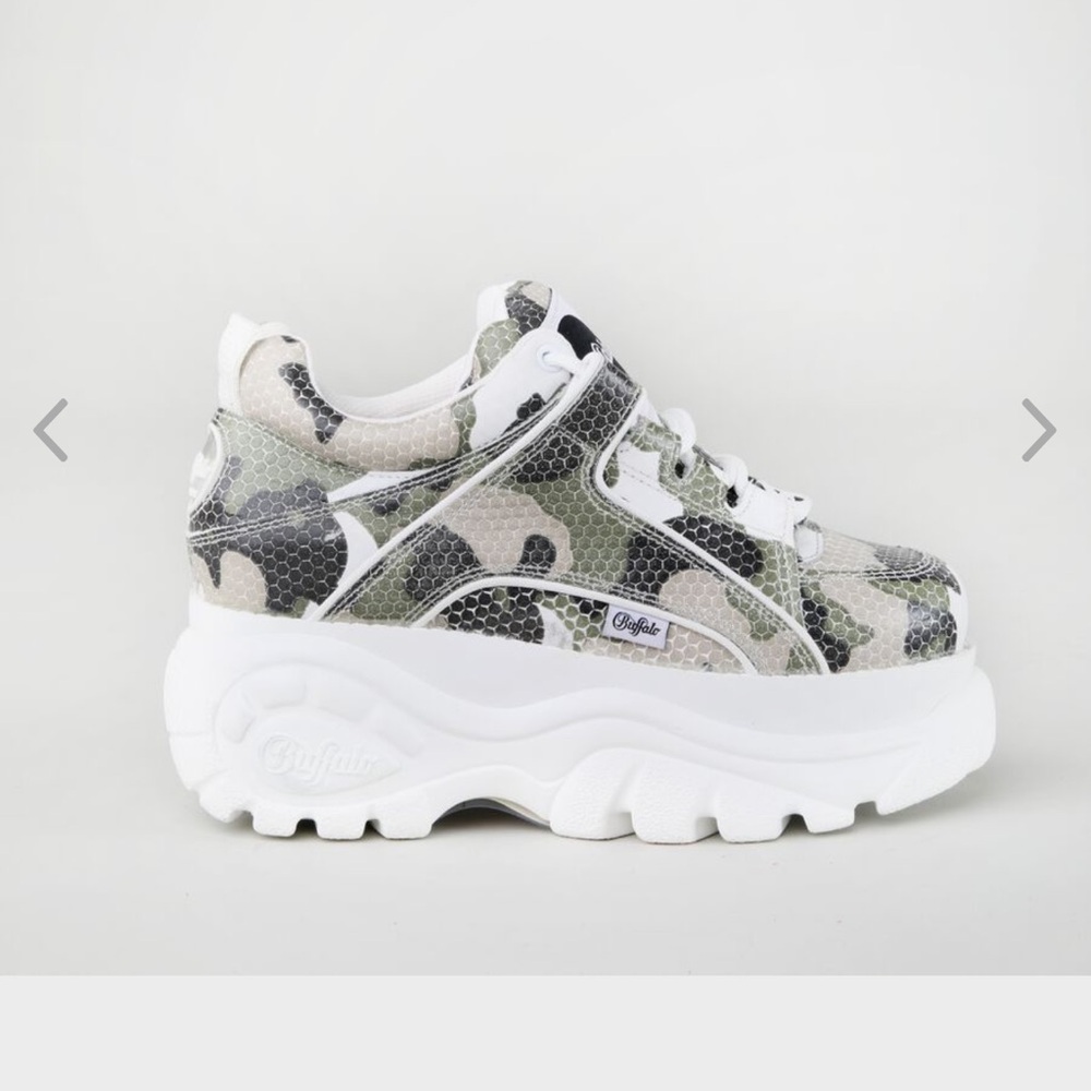 NIB Buffalo London Platform Sneakers size EU 37 camo